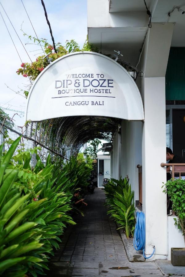 Dip & Doze Living Pansiyon Canggu Dış mekan fotoğraf