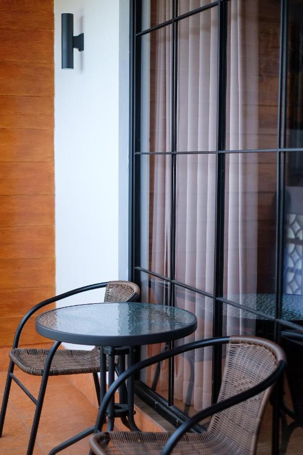 Dip & Doze Living Pansiyon Canggu Dış mekan fotoğraf